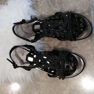 Vince Camuto women open toe black sandals size 9